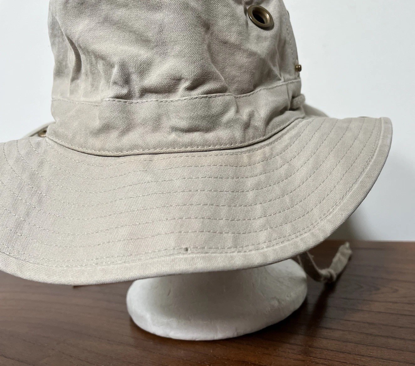 TILLEY HAT Size 7 1/2 Beige Hiking Walking Outdoors Pre-owned