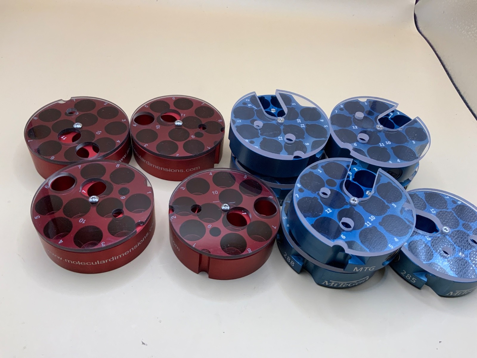 cryoEM grid storage puck Molecular Dimensions Mitegen