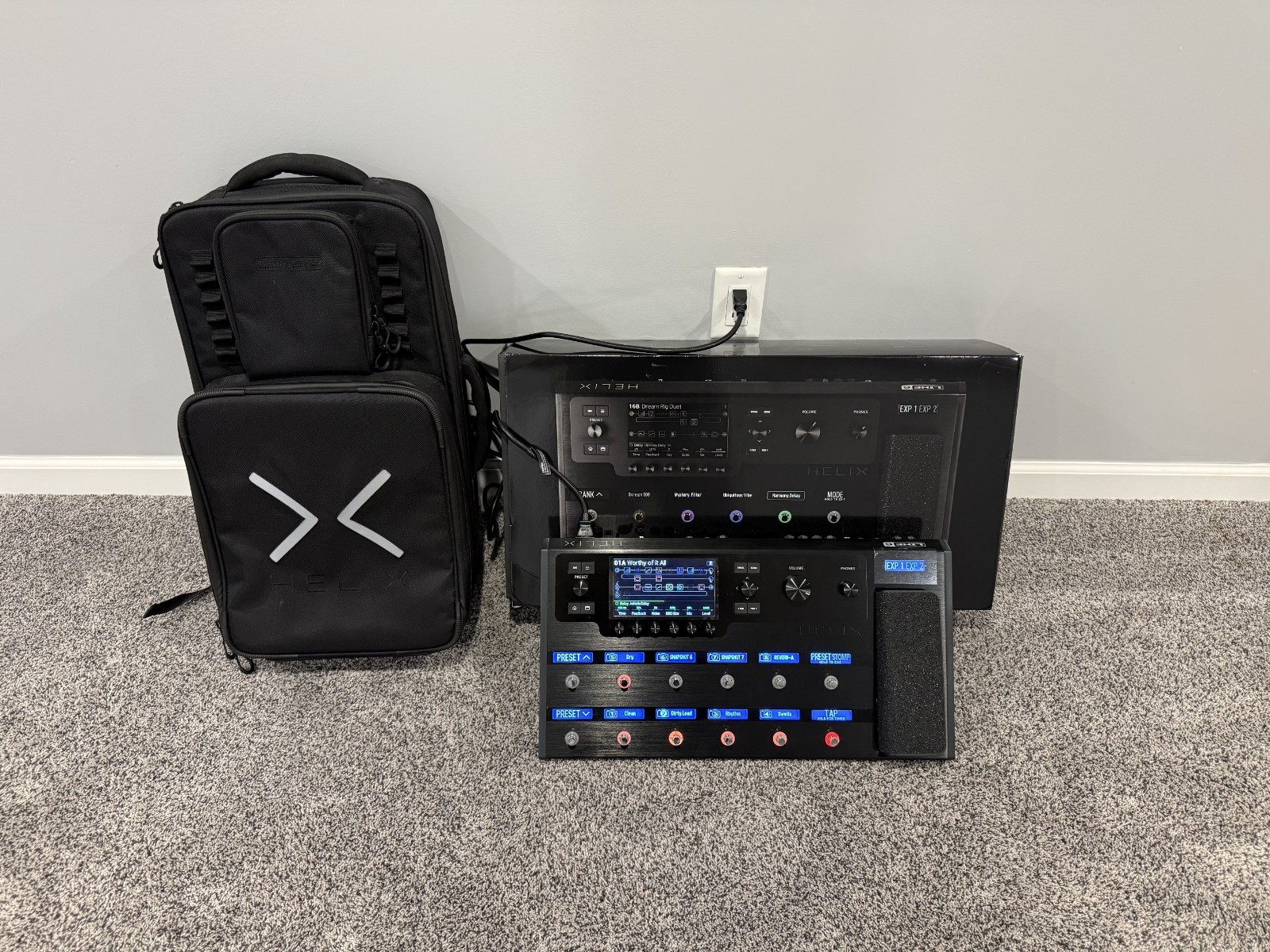 Line 6 Helix Floor Guitar Processor w/ Line 6 Backpack and Original Box *MINT*