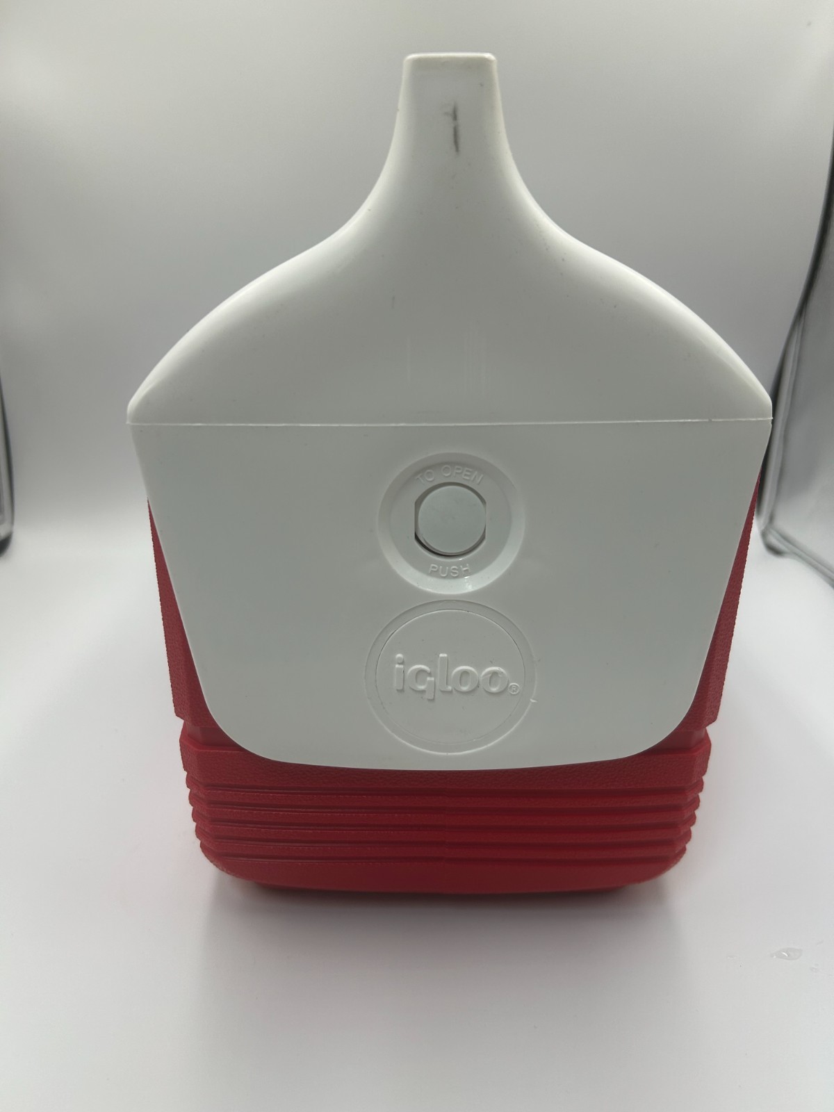 Igloo Playmate Mini Cooler 4 quart holds 6 Cans