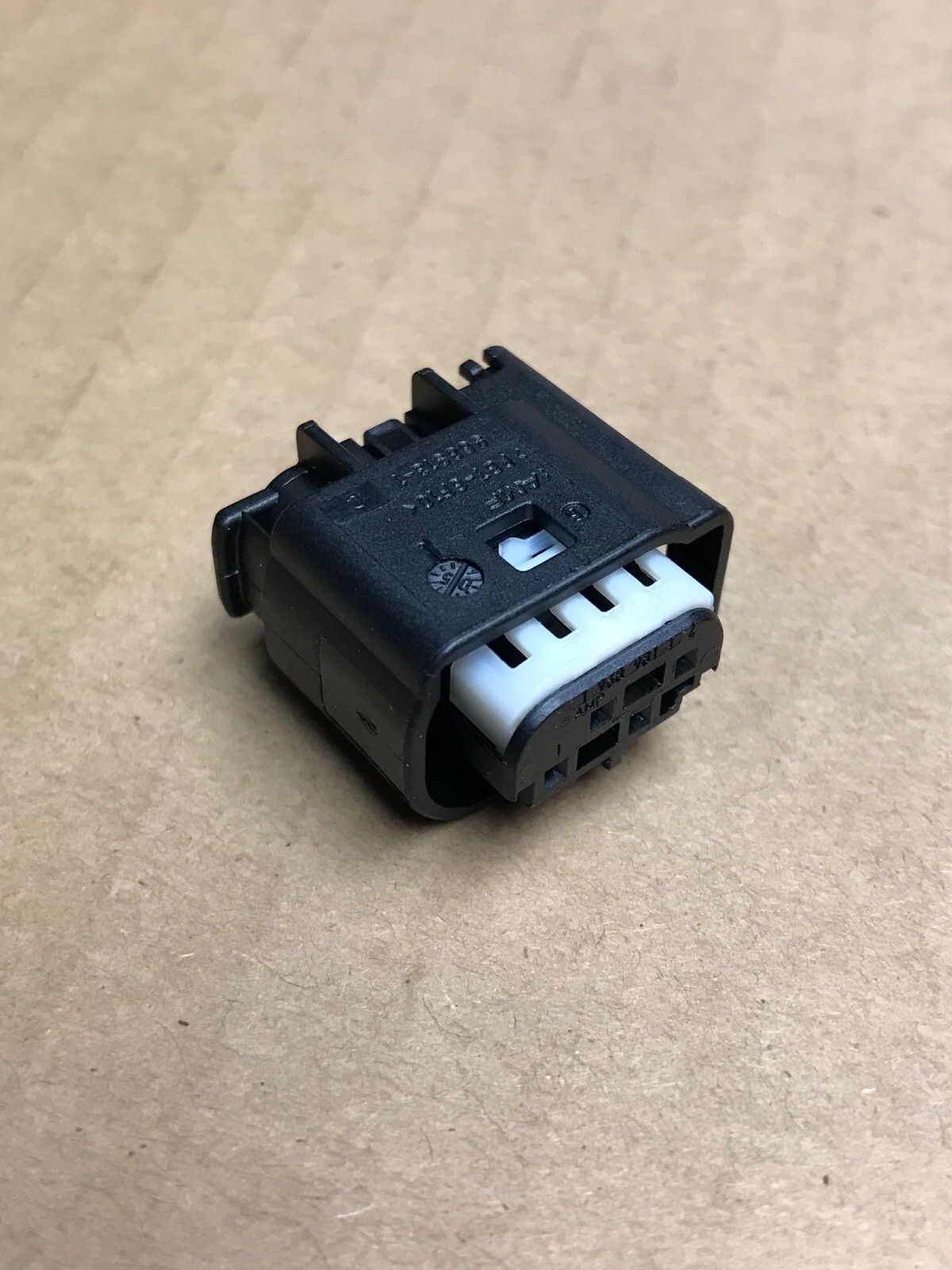 NEW Lot of 2 Pcs TE/AMP 1-968981-1 Connector (4-Way F 0.64 MQS) - BMW 968913-1