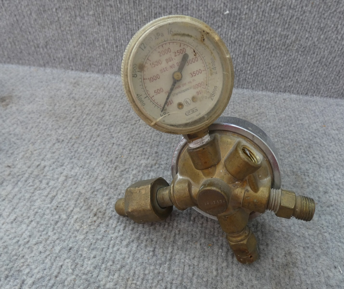 WELDING REGULATOR MANIFOLD  GAUGE