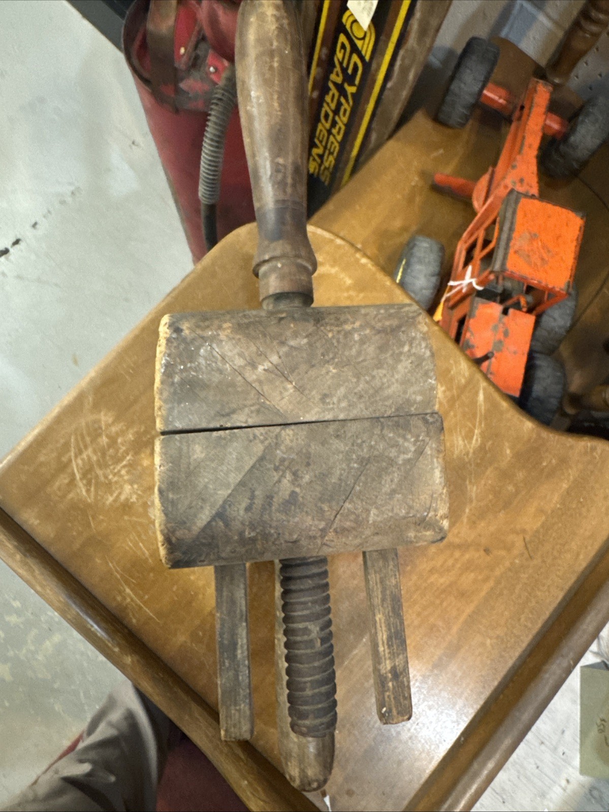 wooden dowel-making plane "witchet" or "widget"