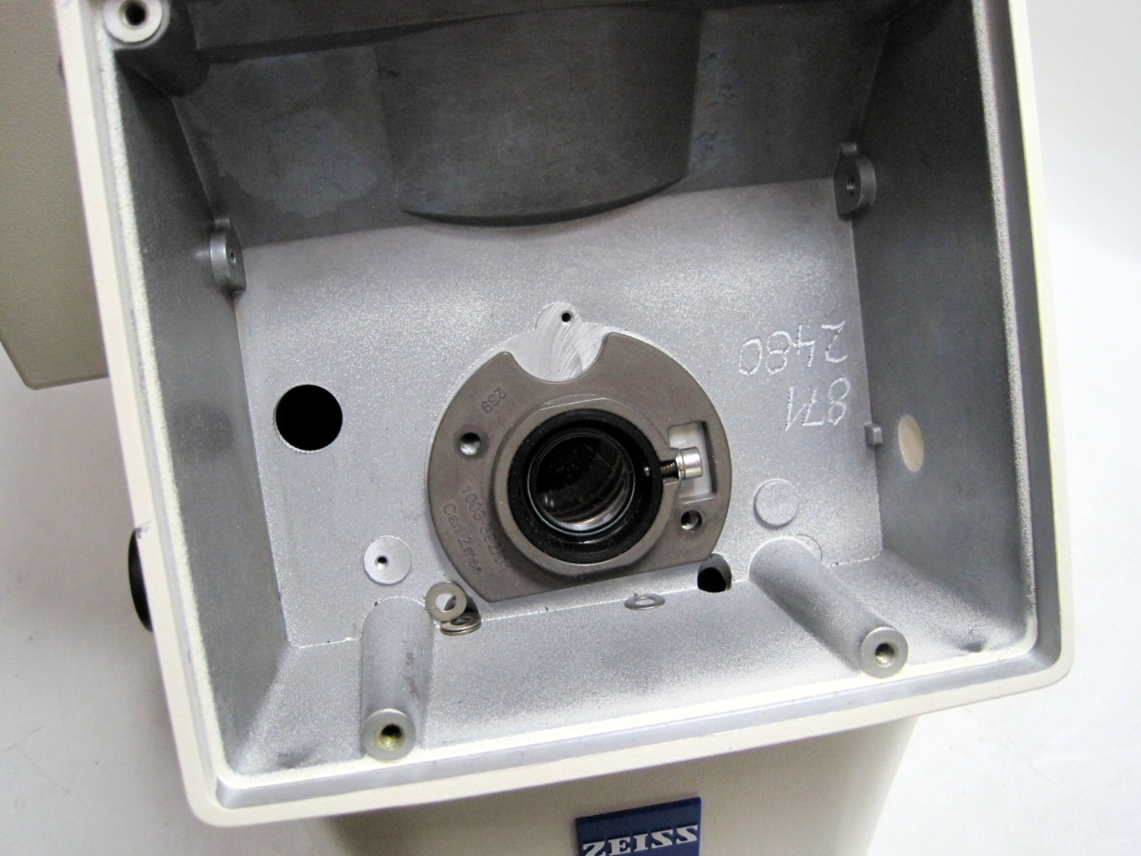 CARL ZEISS Axiovert 200M Inverted Fluorescence Microscope from Arrayscan VTI