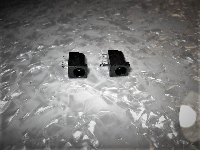 Effects Pedal 2x 3 Pin PCB Mount 5.5x2.1mm Female DC Power Jack Socket Fuzz Box