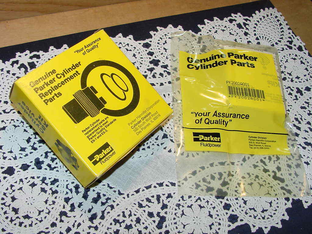 Genuine Parker PK2002A001, 2 Inch Bunan Piston Seal Kit, NEW Open Box!