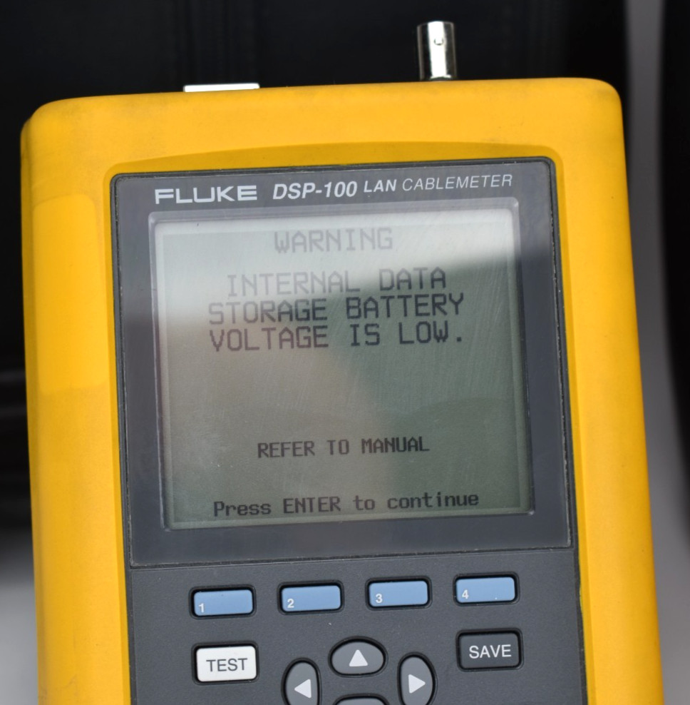 Fluke DSP-100 LAN CableMeter Kit w/ DSP-SR Smart Remote Cases Battery Cables