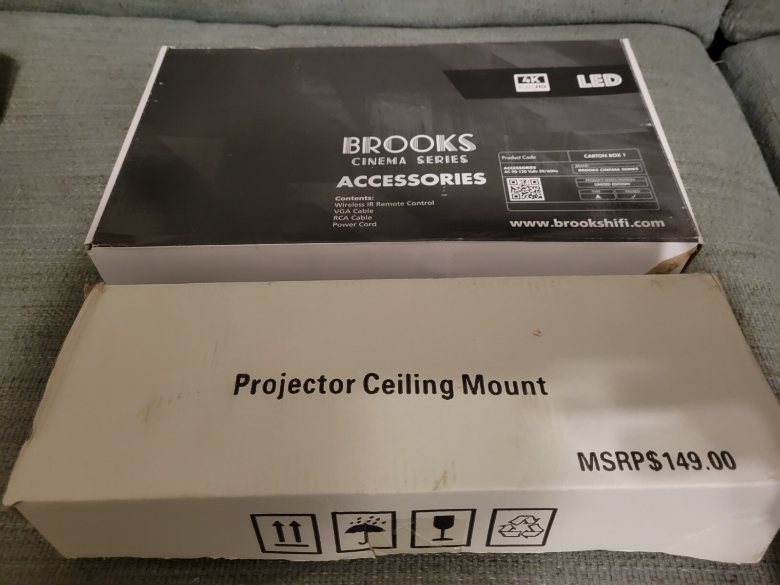 Brooks Cinema Series VT40 Home Theater Projector & Ceiling Mount Open Box Bundle