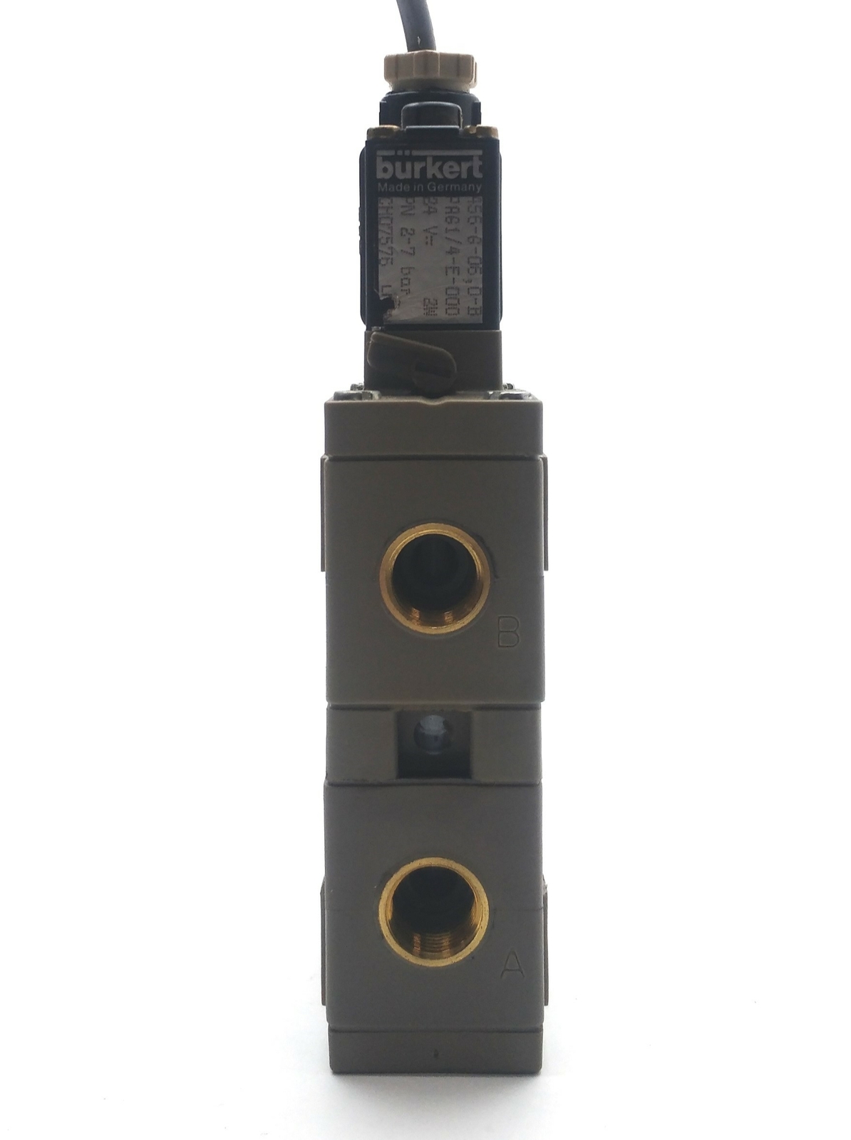 Burkert 456-G-06.0-B Solenoid Valve, 2x 2-Way, 2-7bar, 3/8"NPT, 24VAC 2W