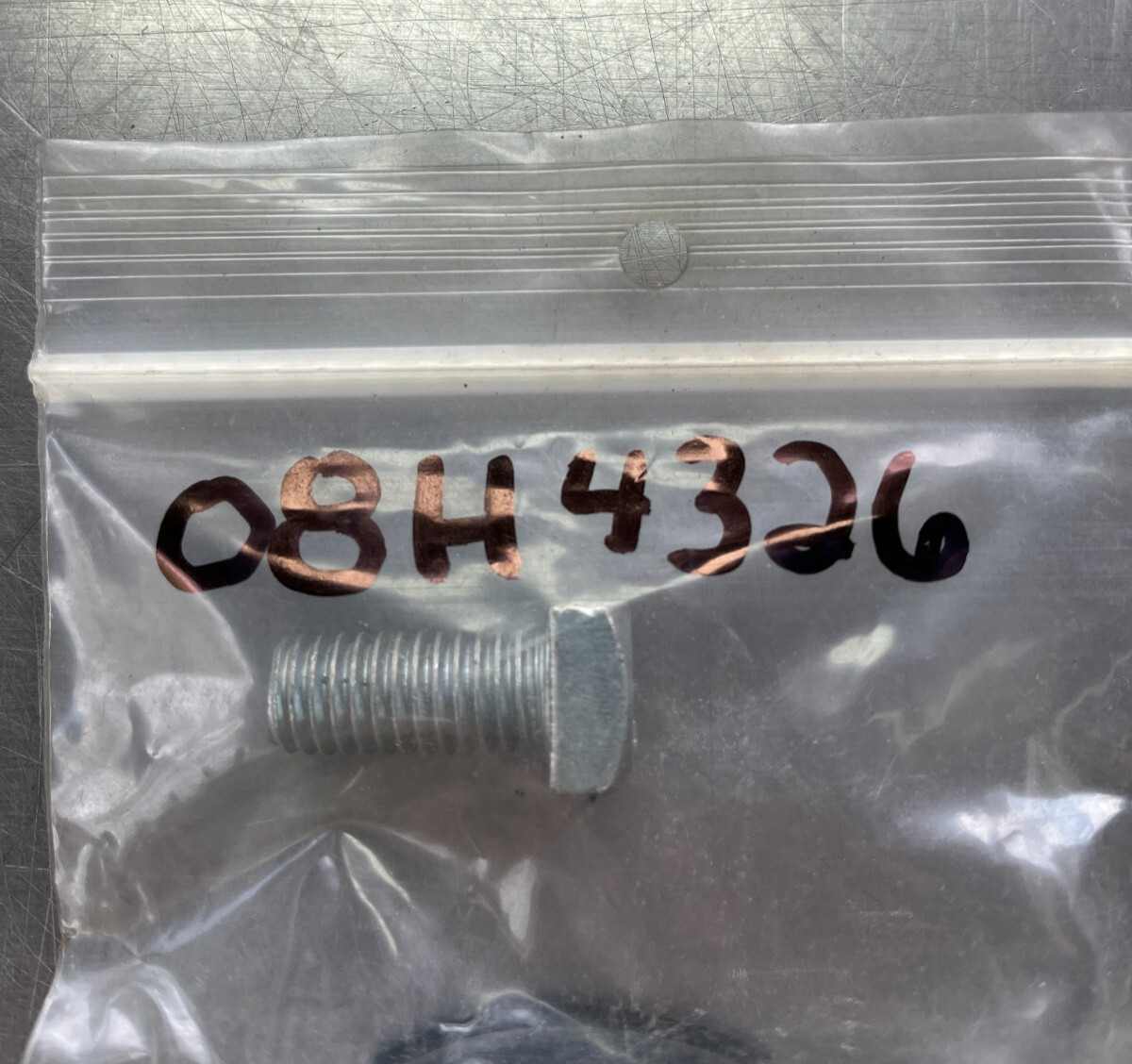 08H4326   GENUINE  OEM  John Deere   BOLT   QTY of 2  Bolts