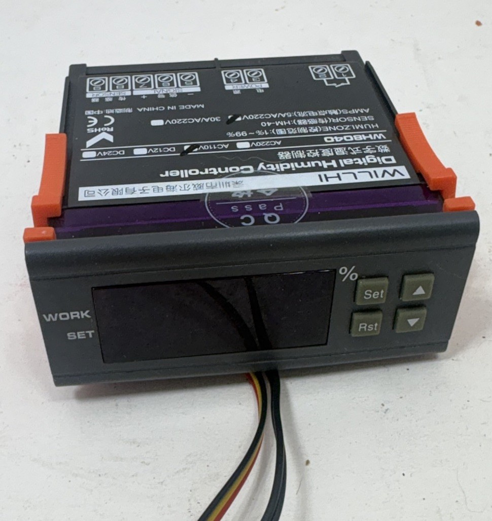 WILLHI WH8040 Digital Humidity Controller Electronic Humidity Control 12v Used