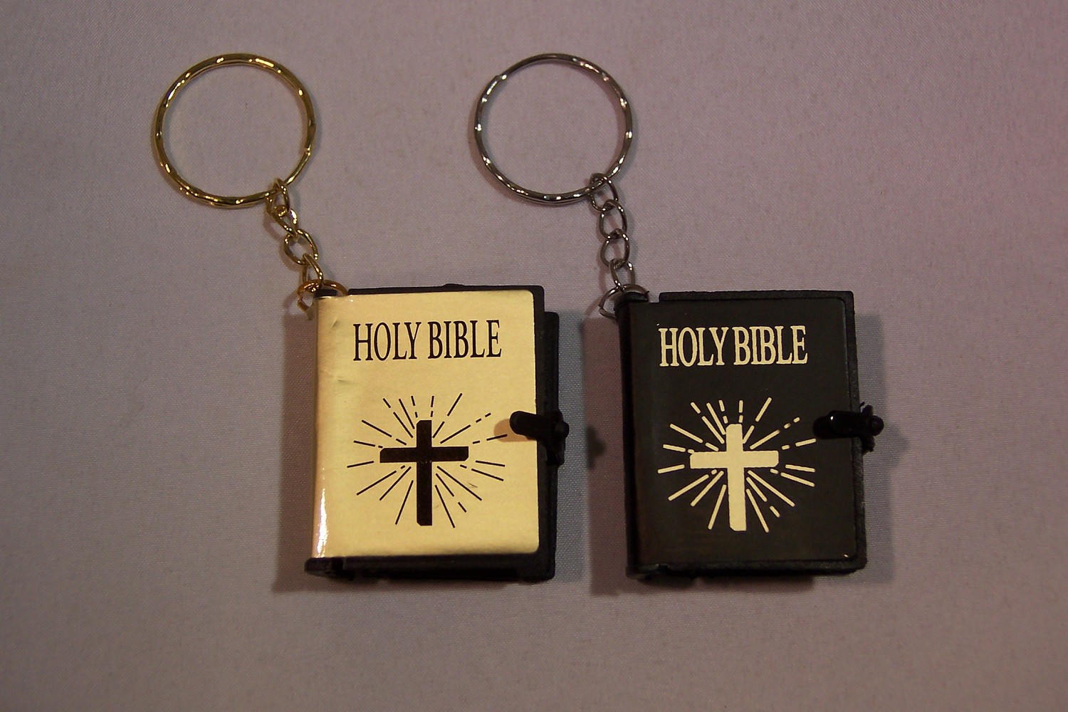 2pc MINI HOLY BIBLE KEYCHAINS 1 1/2 in BOOKS GOLD & BLACK COVERS 188 PAGE NEW