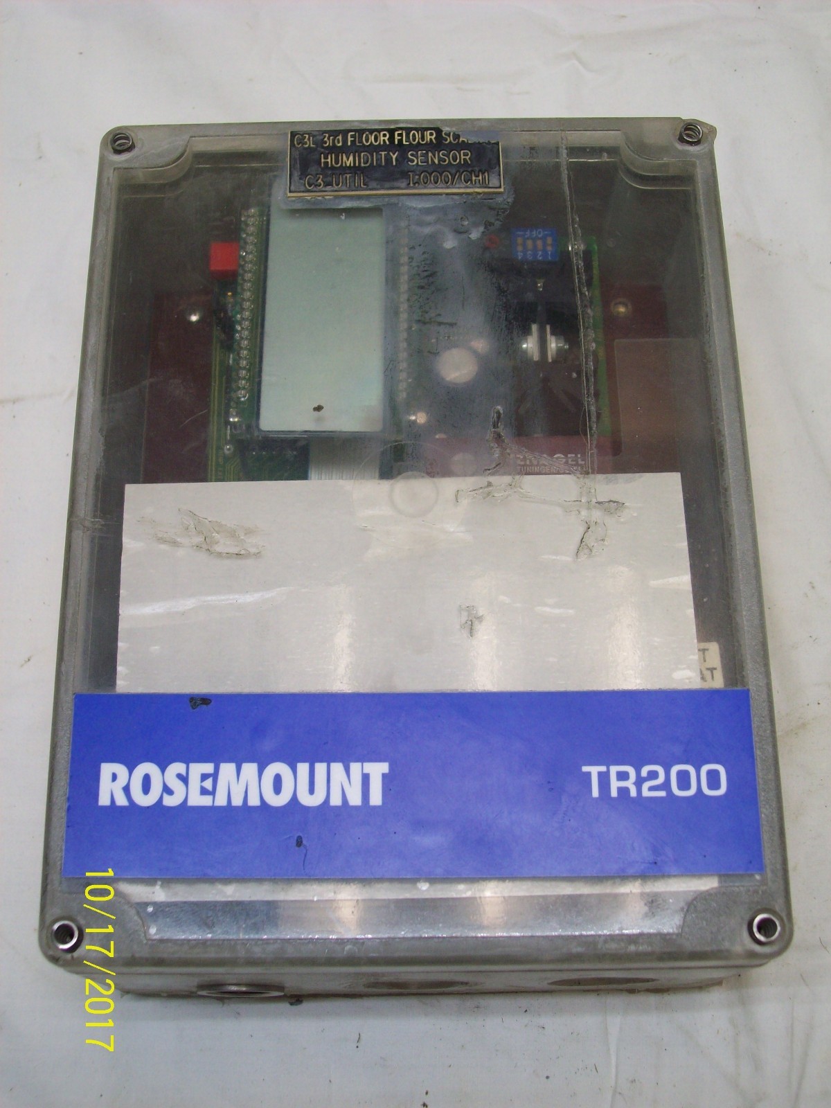 ROSEMOUNT TR-200 ANALYTICAL SENSOR TRANSMITTER missing cover screws