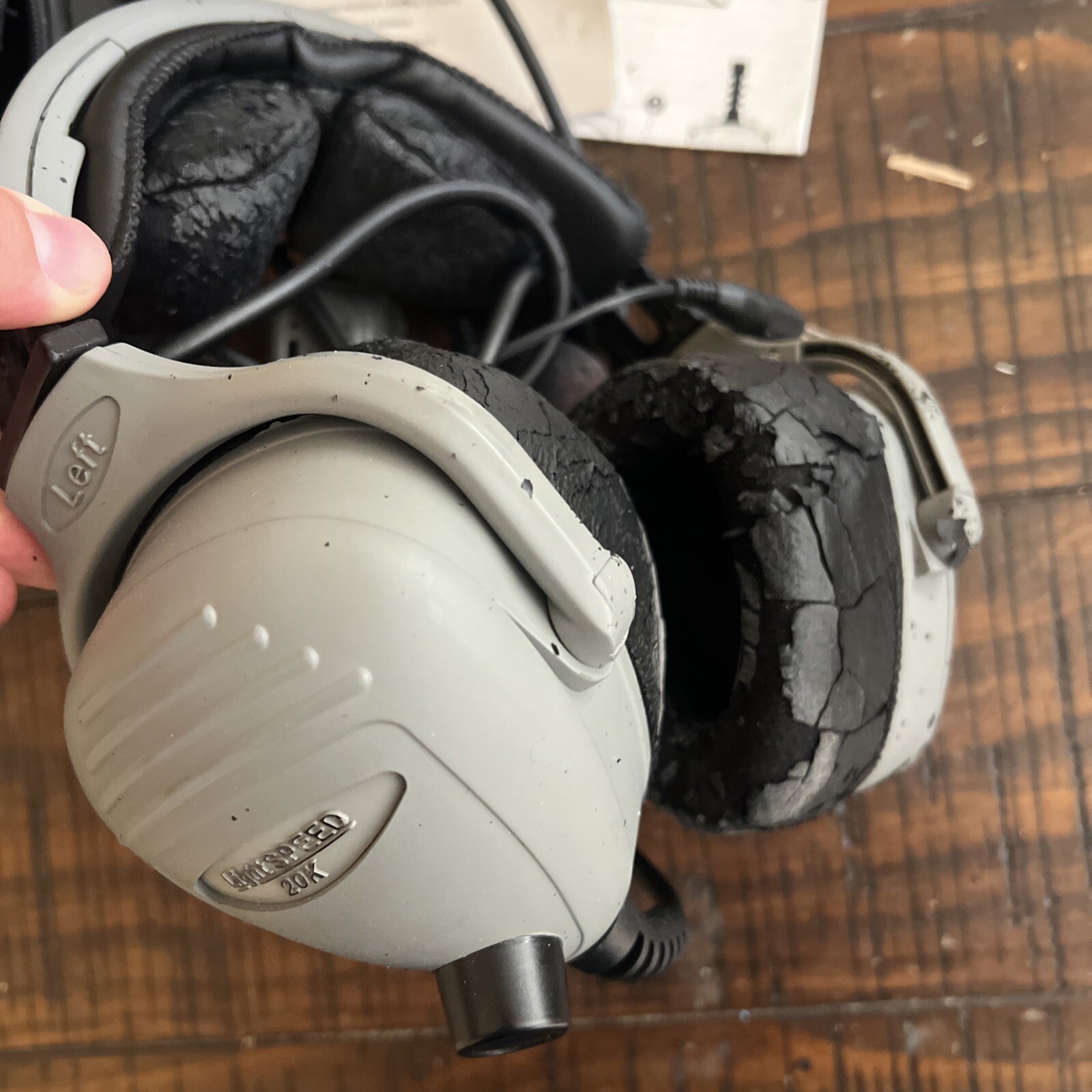 LightSpeed 20K Aviation Headphones with Carrying Case Read