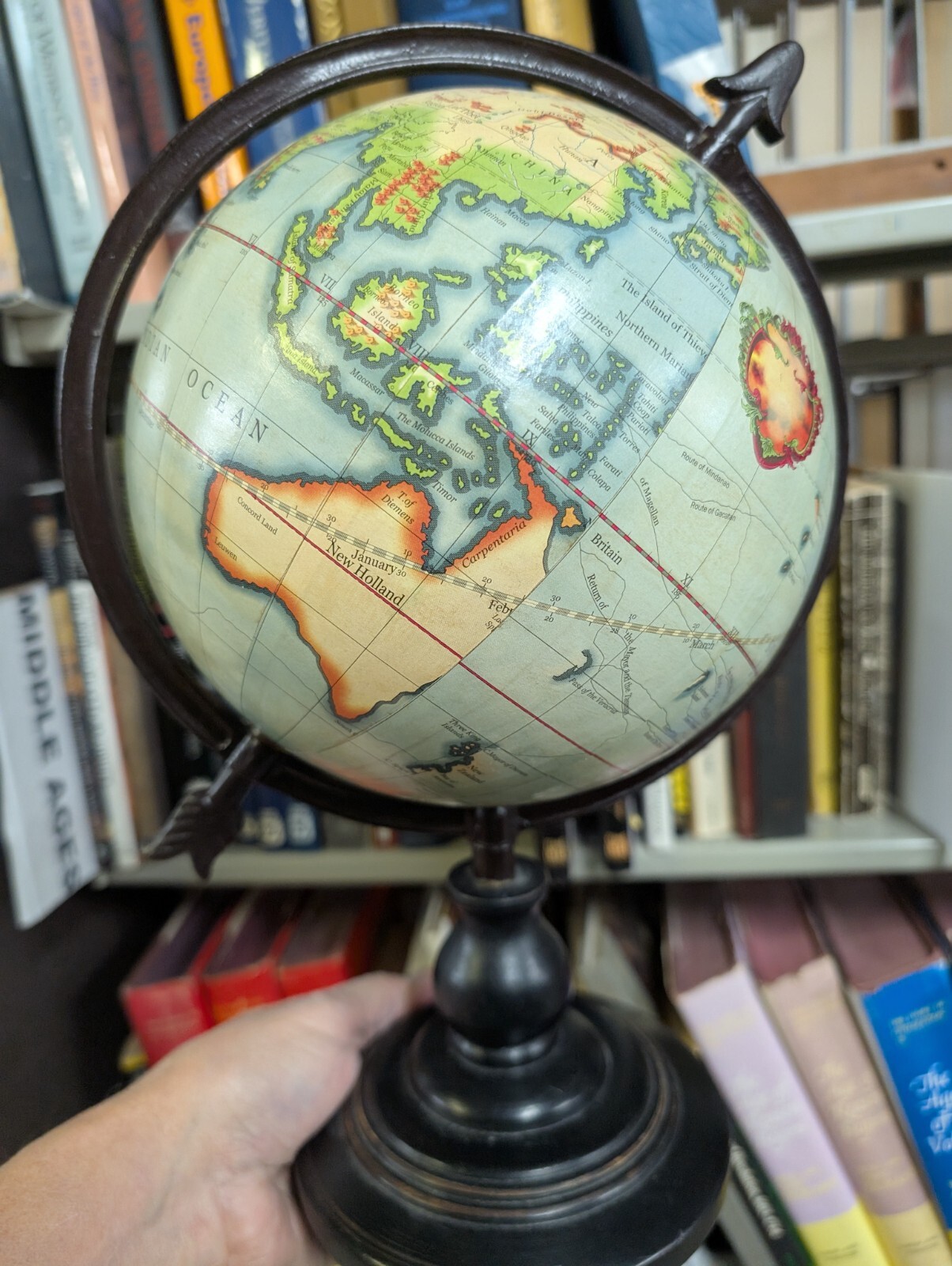 Old World 8" globe on stand antique-look VG 241203