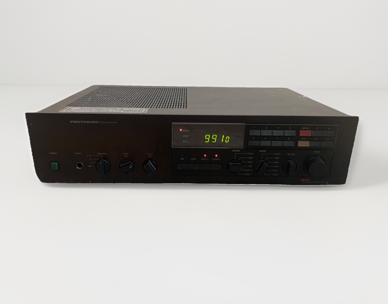 Proton D940 AM / FM Stereo Receiver With Dynamic Power  On Demand