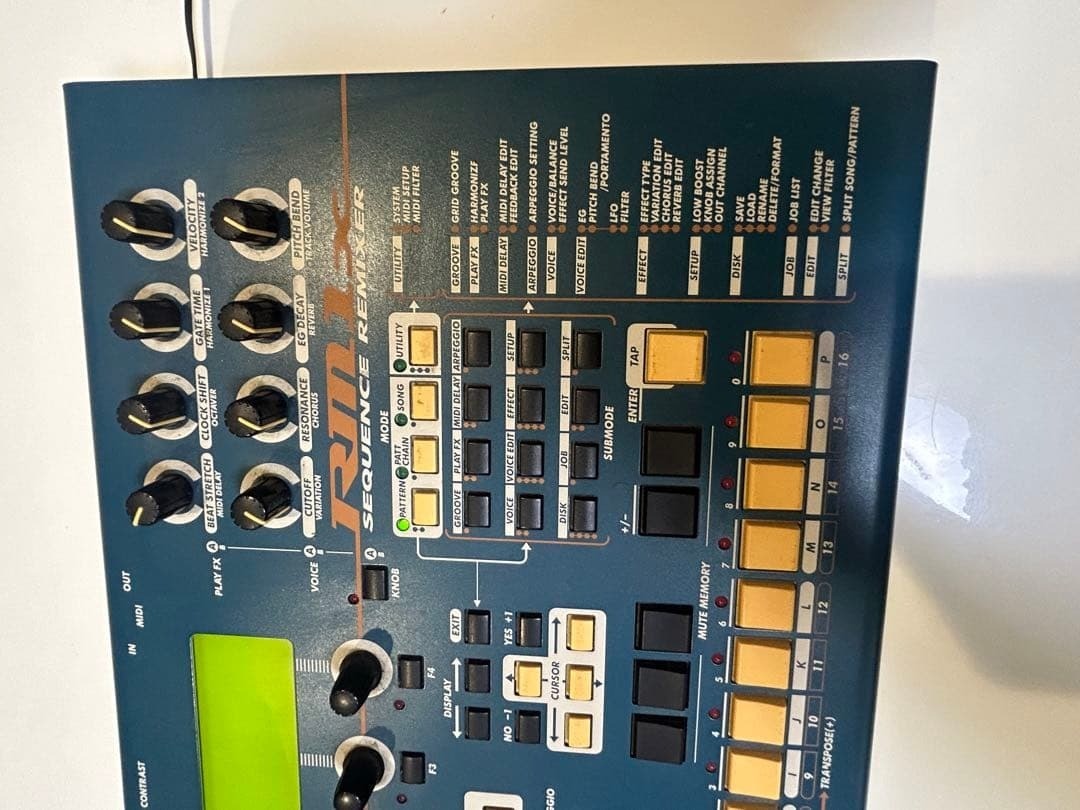 YAMAHA RM1X Music Sequencer Workstation Junk As-Is Powers On Untested
