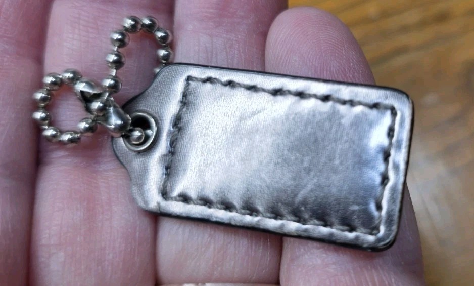 Coach Hangtag Silver Patent Leather Front And Back With Silver Chain