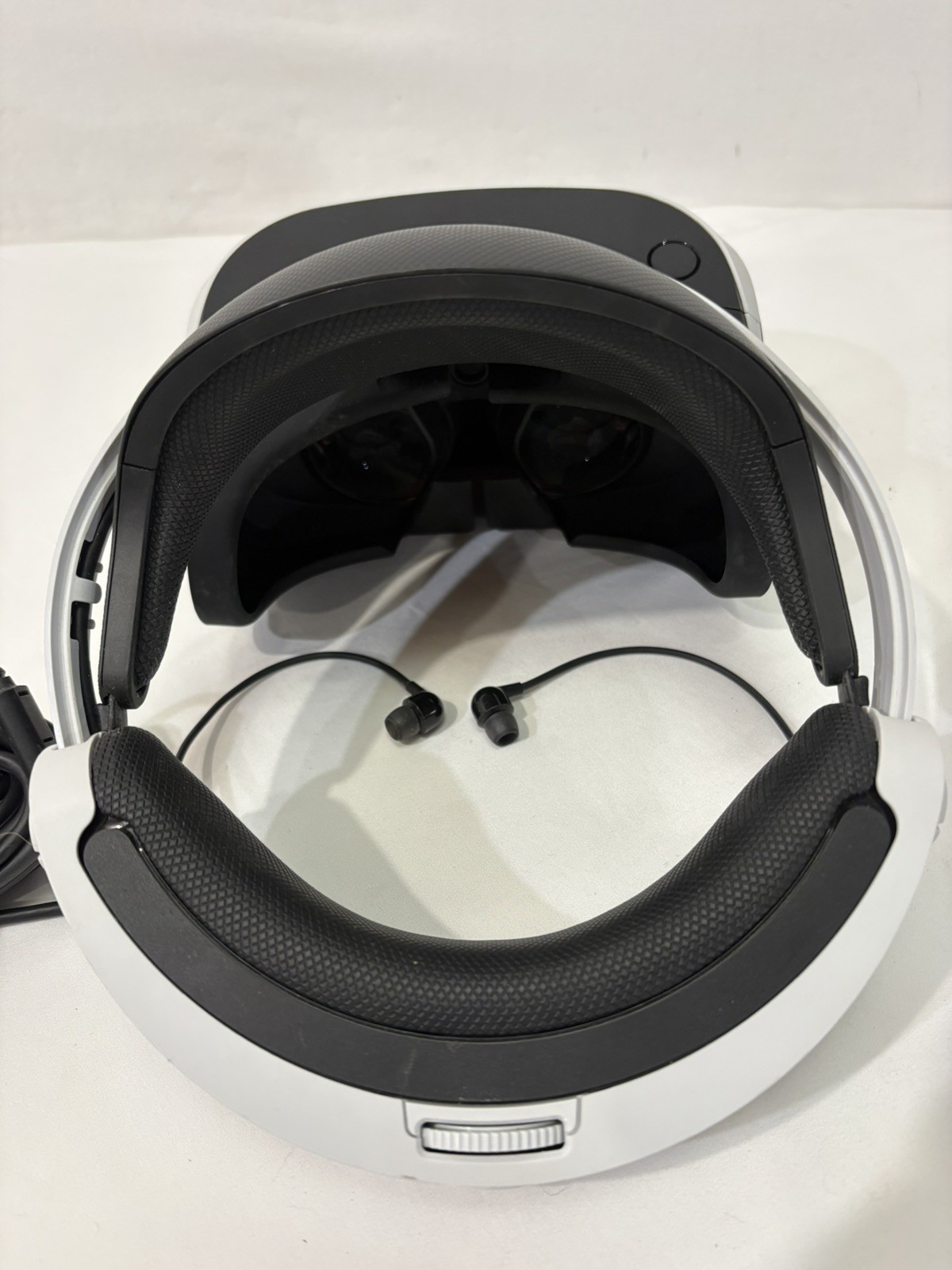 Sony PlayStation VR (PSVR) Starter Bundle - Headset, 2x Move Controllers, Camera
