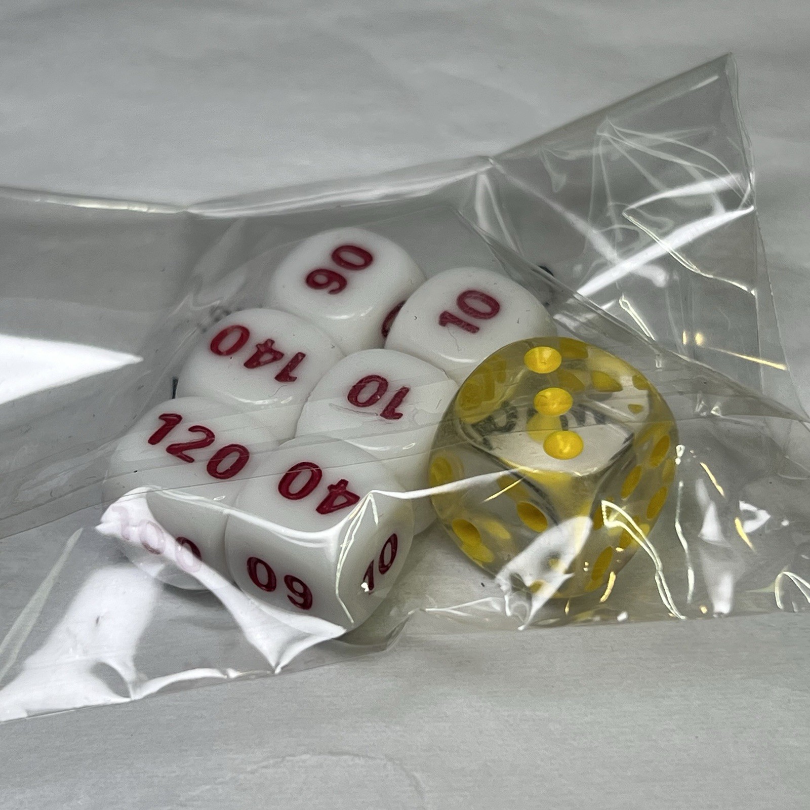 Dice Set 7 Pieces White and Clear Yellow New