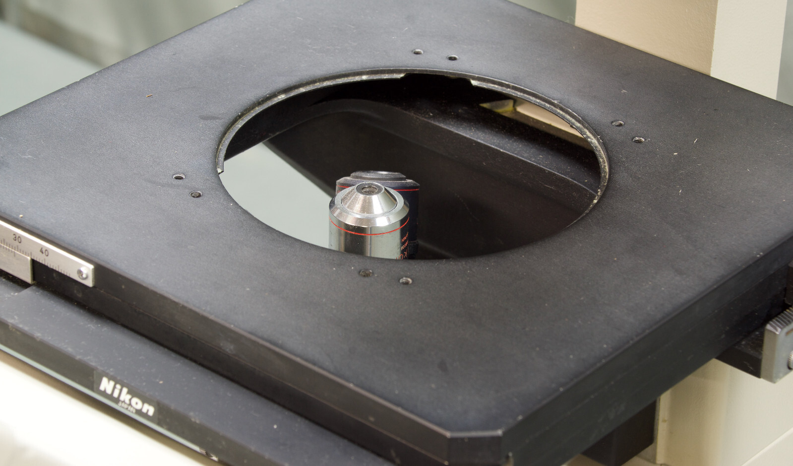 Nikon Diaphot Microscope (R15)