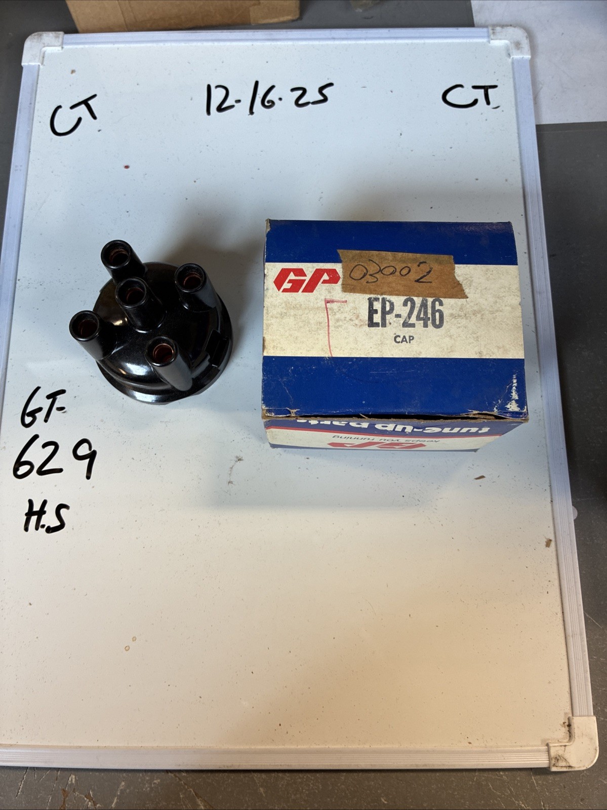(1) NOS Guarantee, Part Distributor Cap EP246