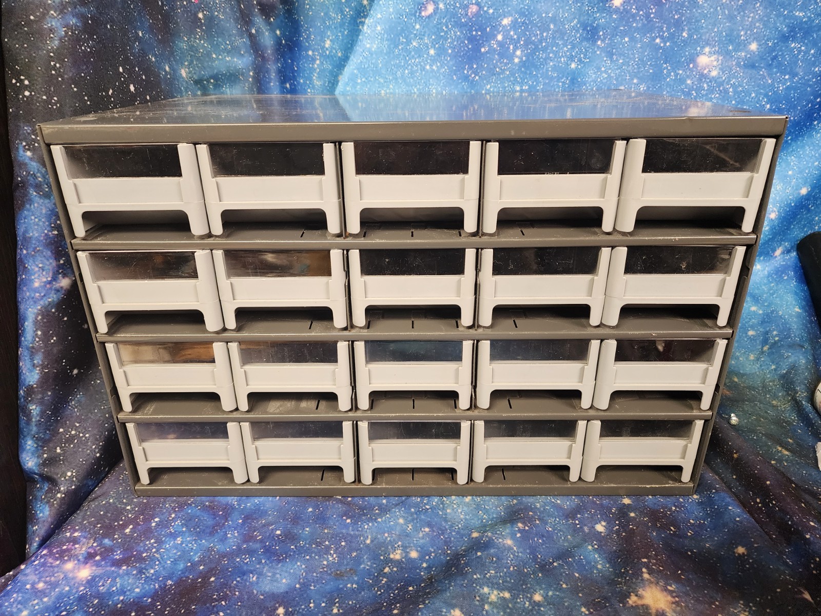 Akro-Mils 19416 Drawer Bin Cabinet With 16 Drawers, Steel & Polystyrene