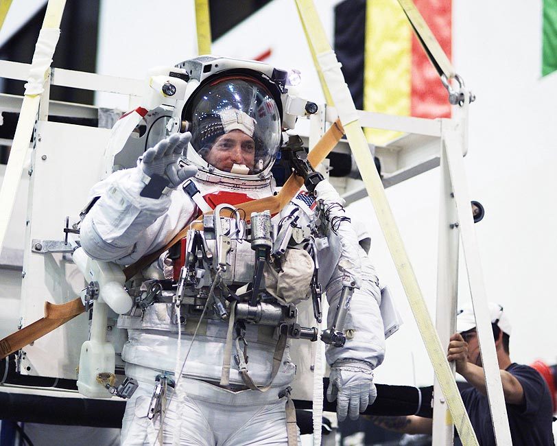 NASA MARK E. KELLY STS-121 DISCOVERY PILOT 8x10 GLOSSY PHOTO PRINT