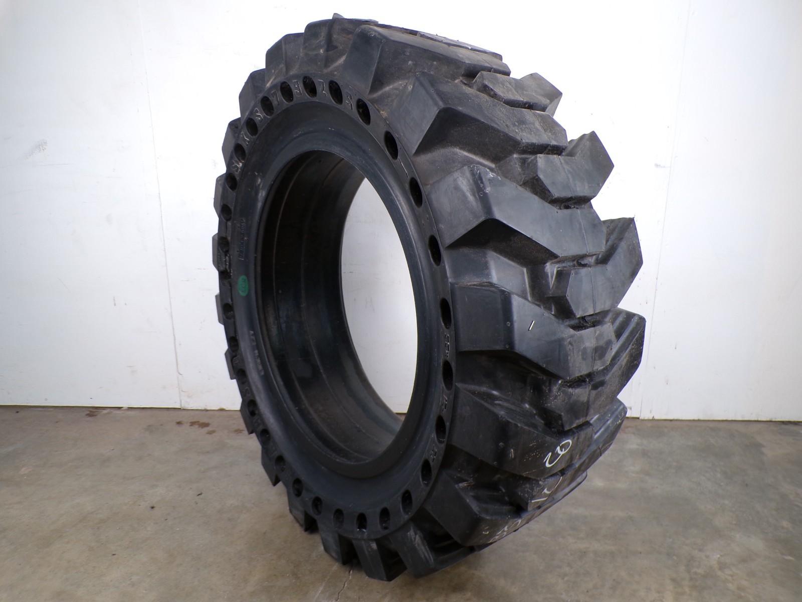 33X12-20/7.5   (12x16.5)  Camso SKS 792S
