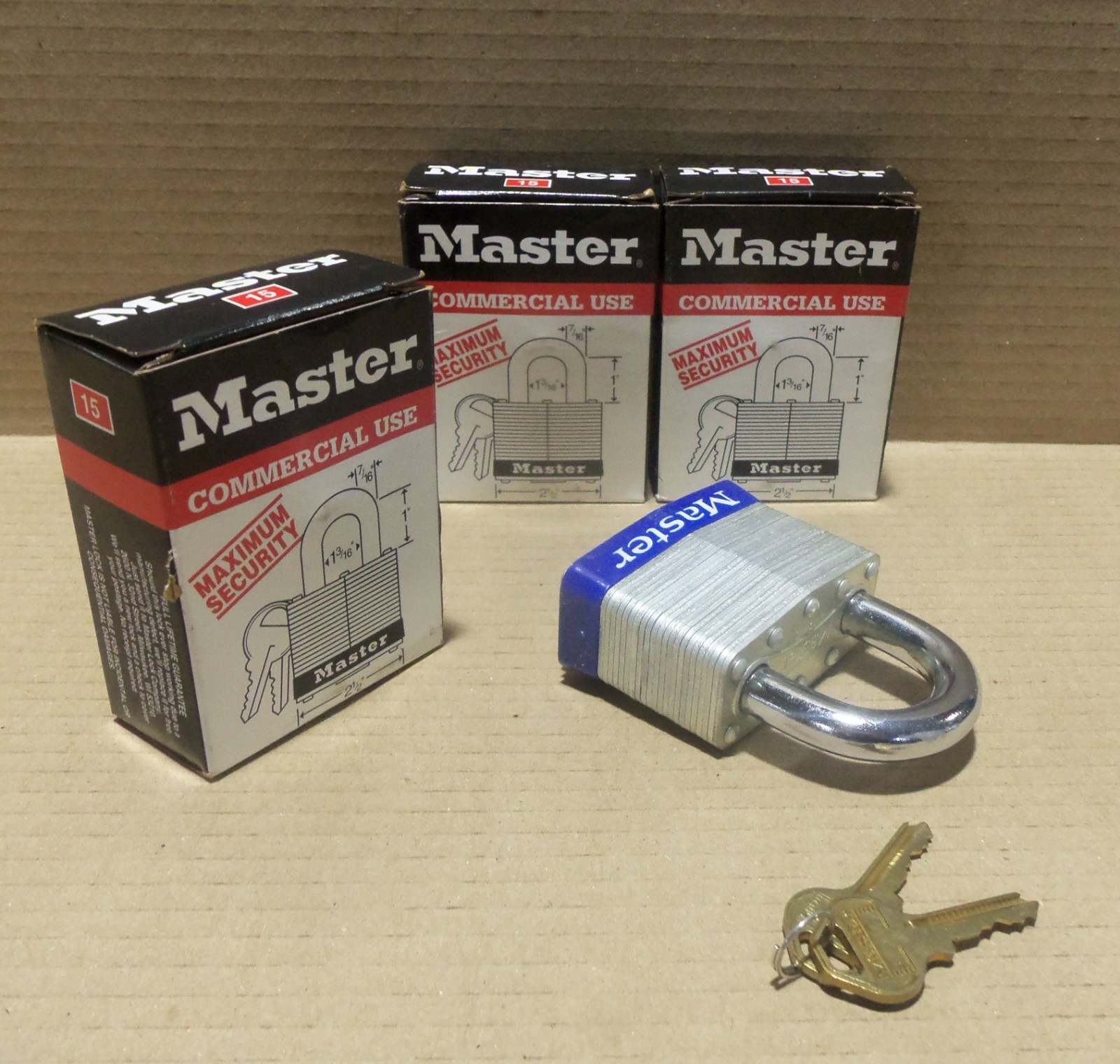 NEW LOT OF 3 MASTER LOCK 15 HEAVY DUTY PADLOCK COMMERCIAL USE STEEL BLUE AK