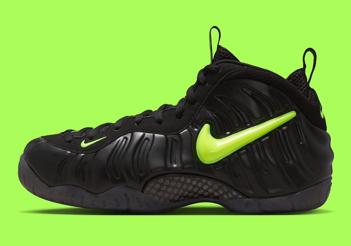 Nike Air Foamposite Pro Black / Voltage Yellow HF0794-002 Men's size