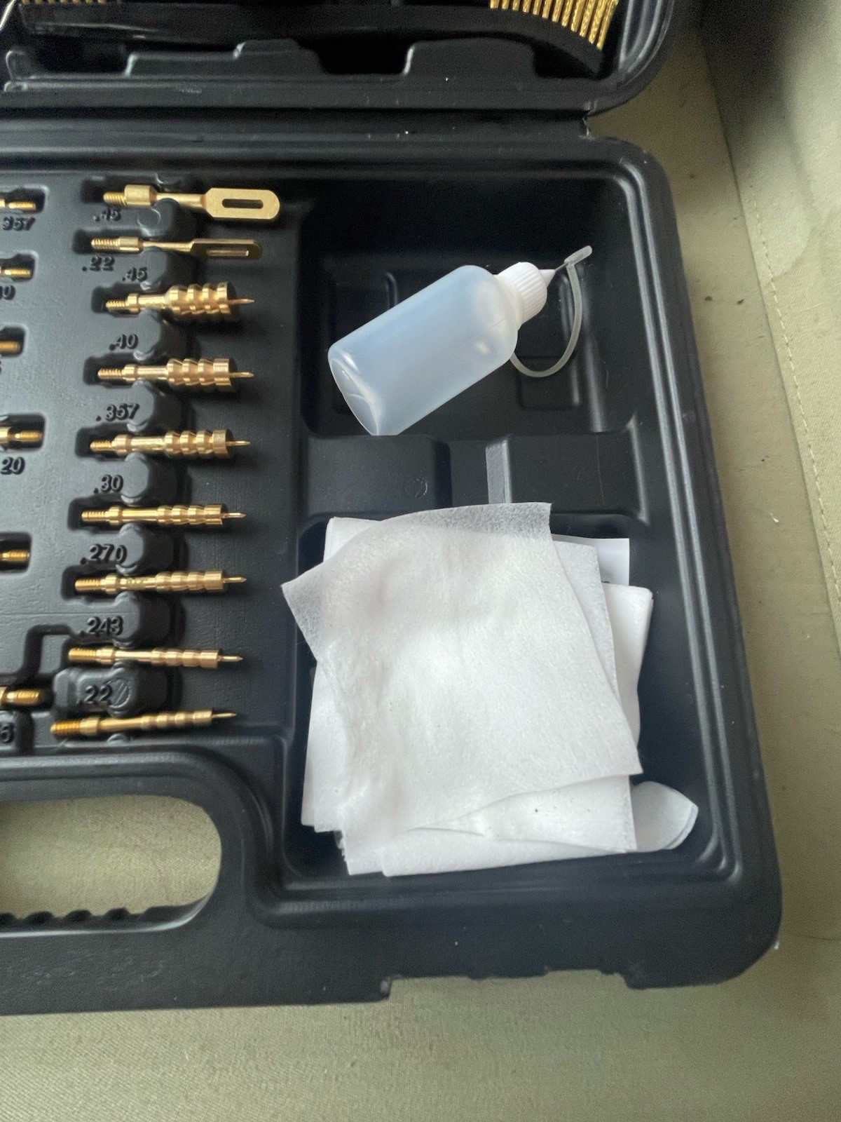 GLORYFIRE Universal Gun Cleaning Kit with Durable Plastic Case - Great Condition