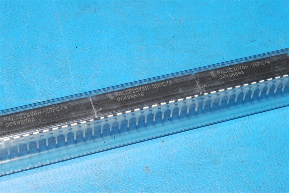 New (22pcs) PALCE20V8H-25PC/4 LATTICE SEMI IC Programmable