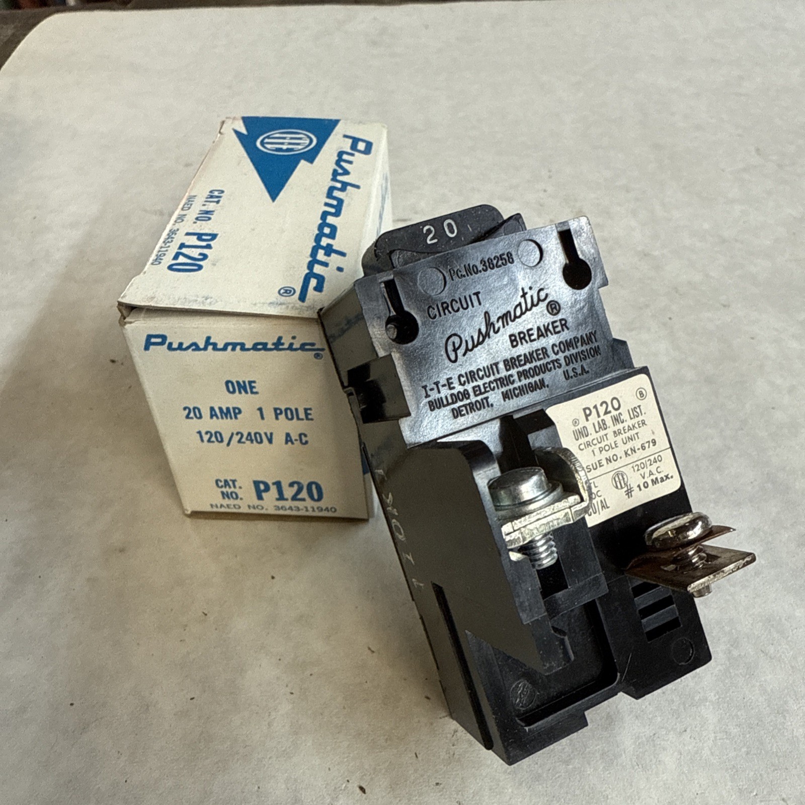 Bulldog P120, 20 Amp, 120 Volt, 1 Pole Pushmatic Circuit Breaker