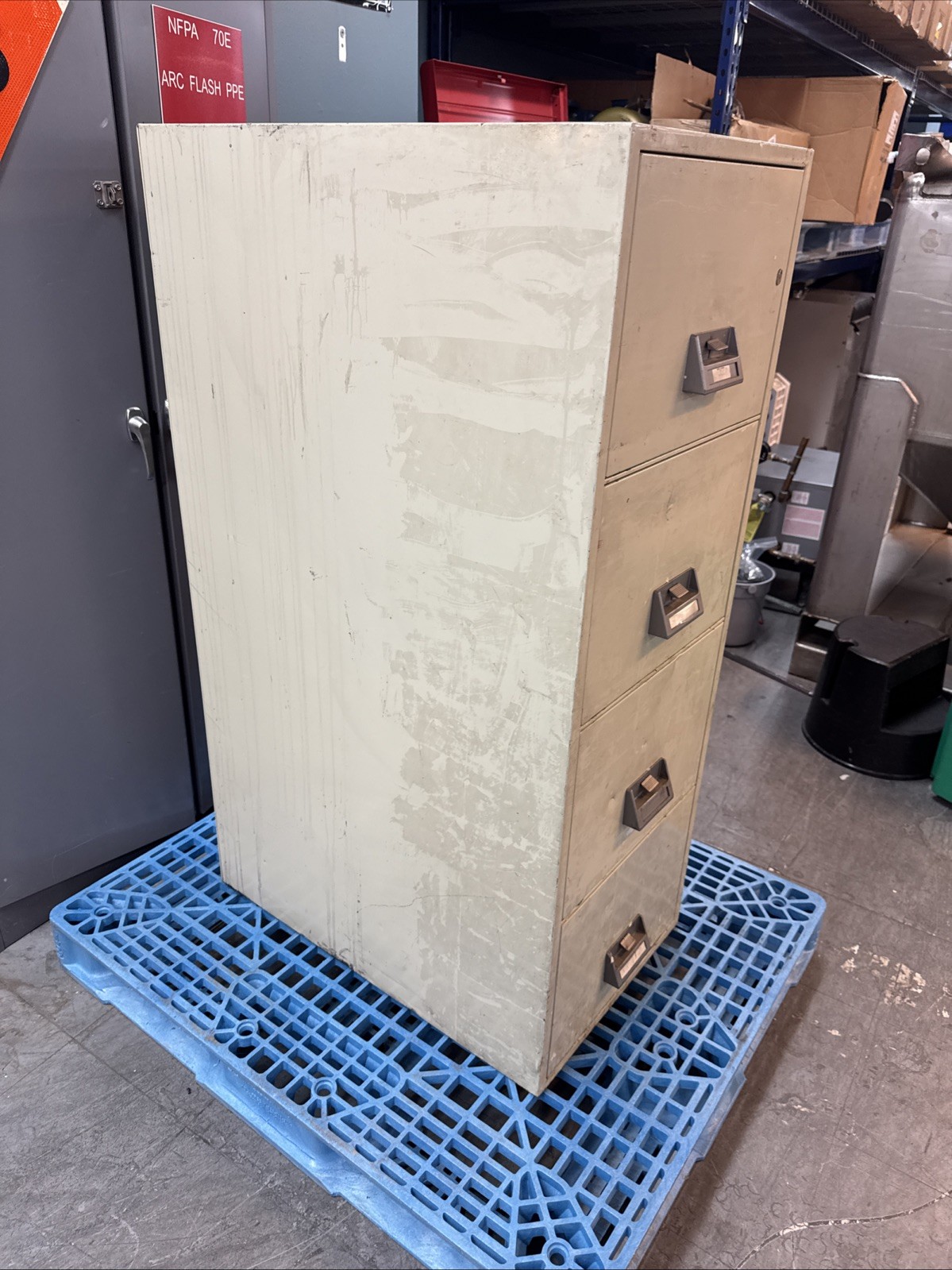 FireGuard 4CFC-1, 4 Drawer Fire Resistnant Filing Cabinet