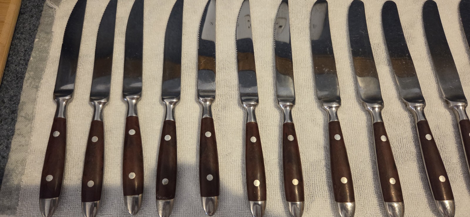 33Pc Chefs Bistro Stainless Steel Black Handle Rivet Silverware Flatware