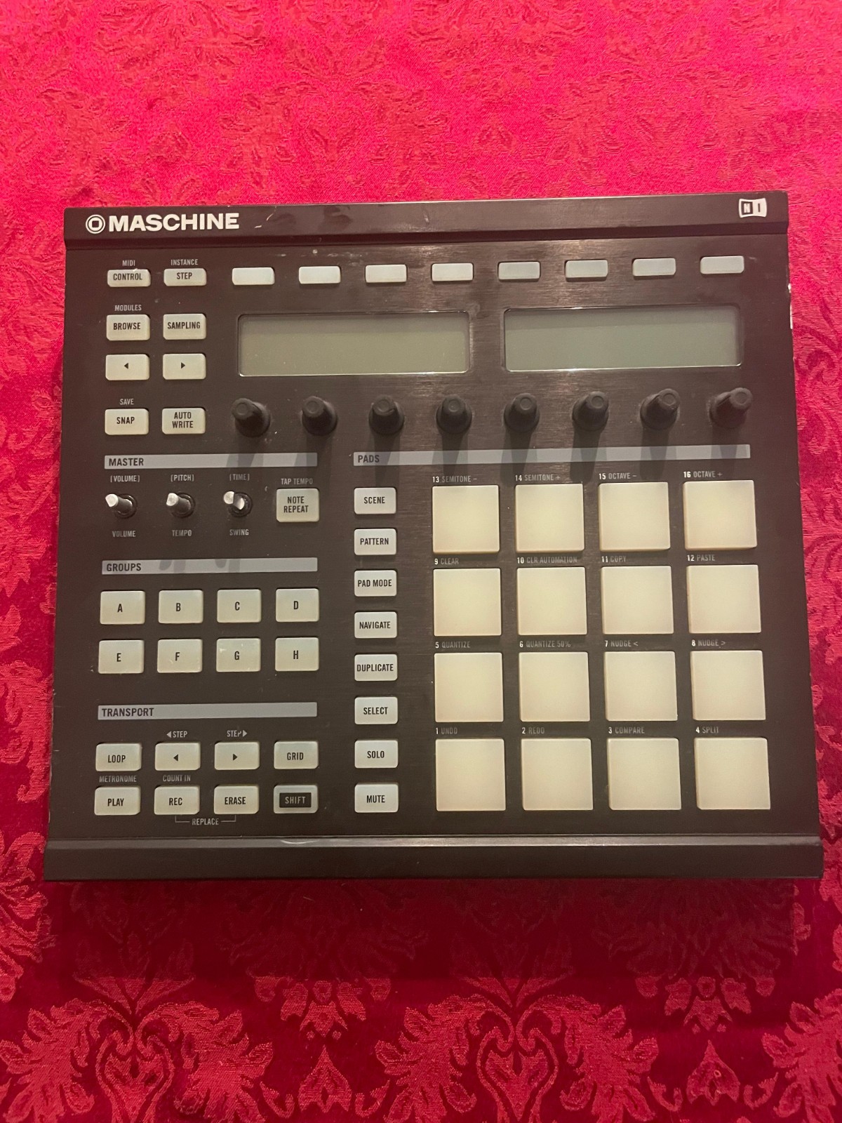 NI Maschine MK1 Drum Machine Pad Controller - Tested Powers Up Unit Only