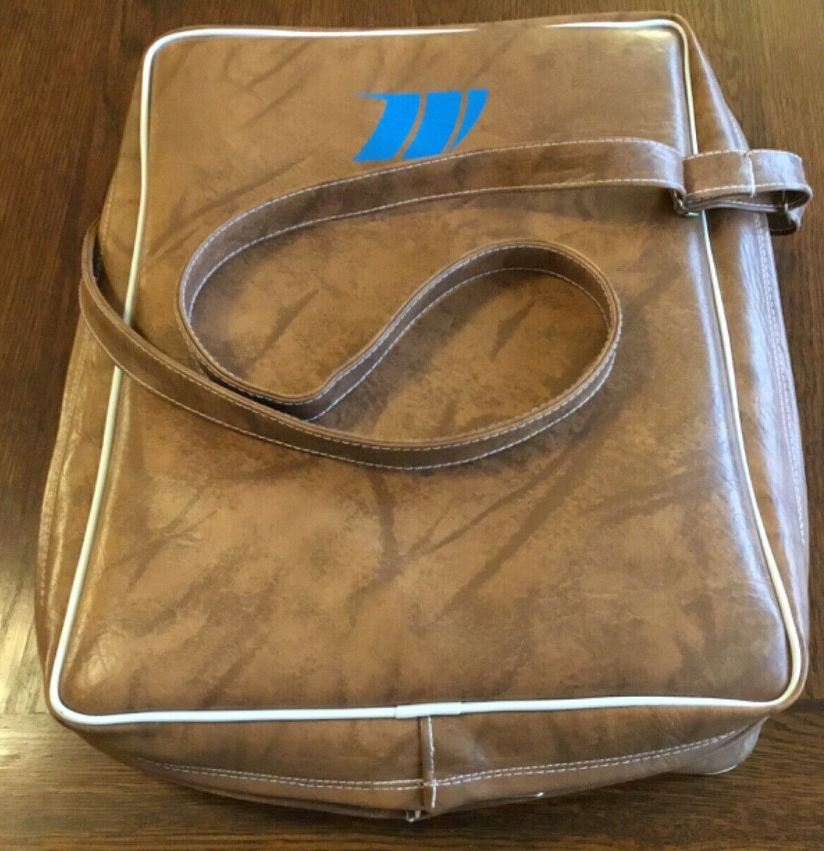 Vintage "IMAX Discovery" Padded Stadium Seat/Bag Brown w/Blue Logo Zip Around