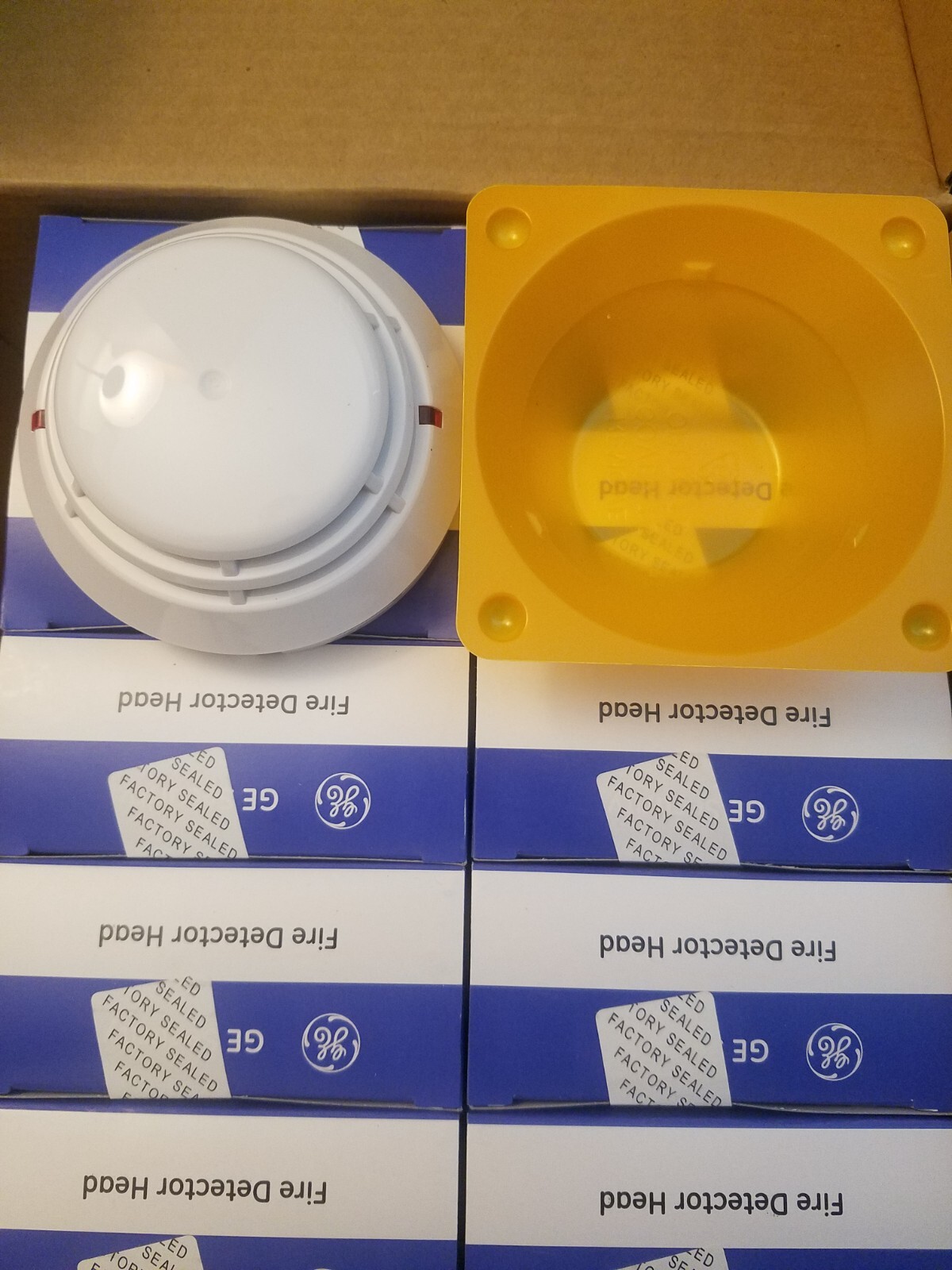 KILSEN - GE SECURITY ANALOGUE SMOKE DETECTOR KL731A w/KZ700 BASE