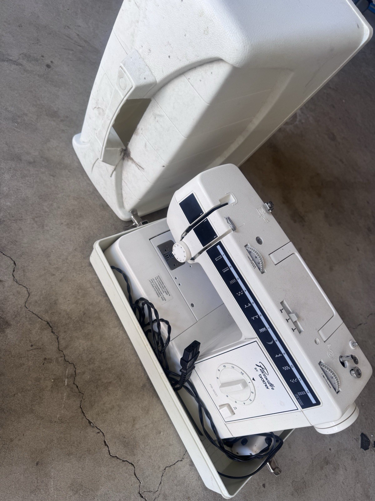 Brother PS-1200 Pacesetter Sewing Machine w/ Pedal  – Tested Work