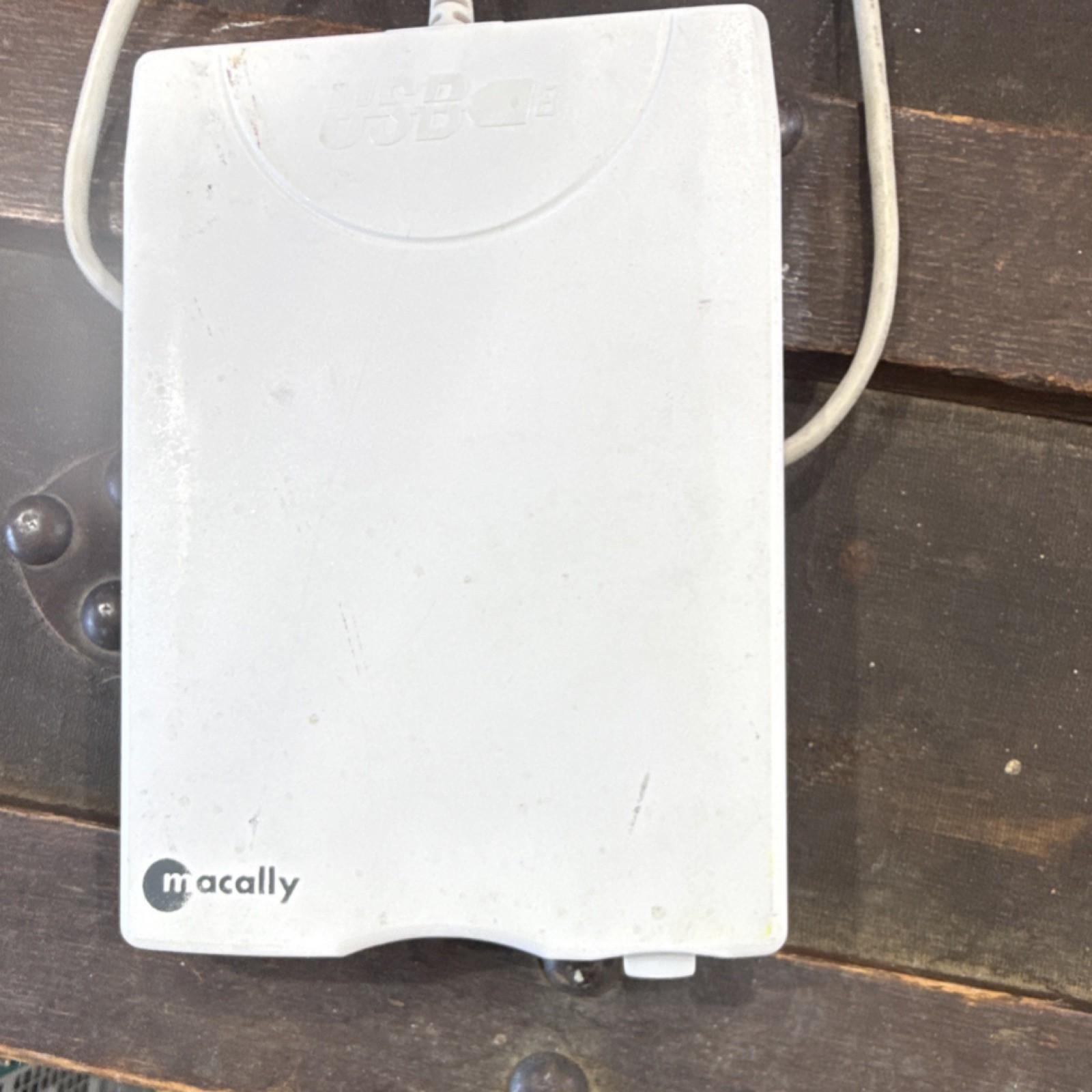 Macally USB External 3.5" Floppy Disk Drive for Mac Model D353FUE FDD-USB White