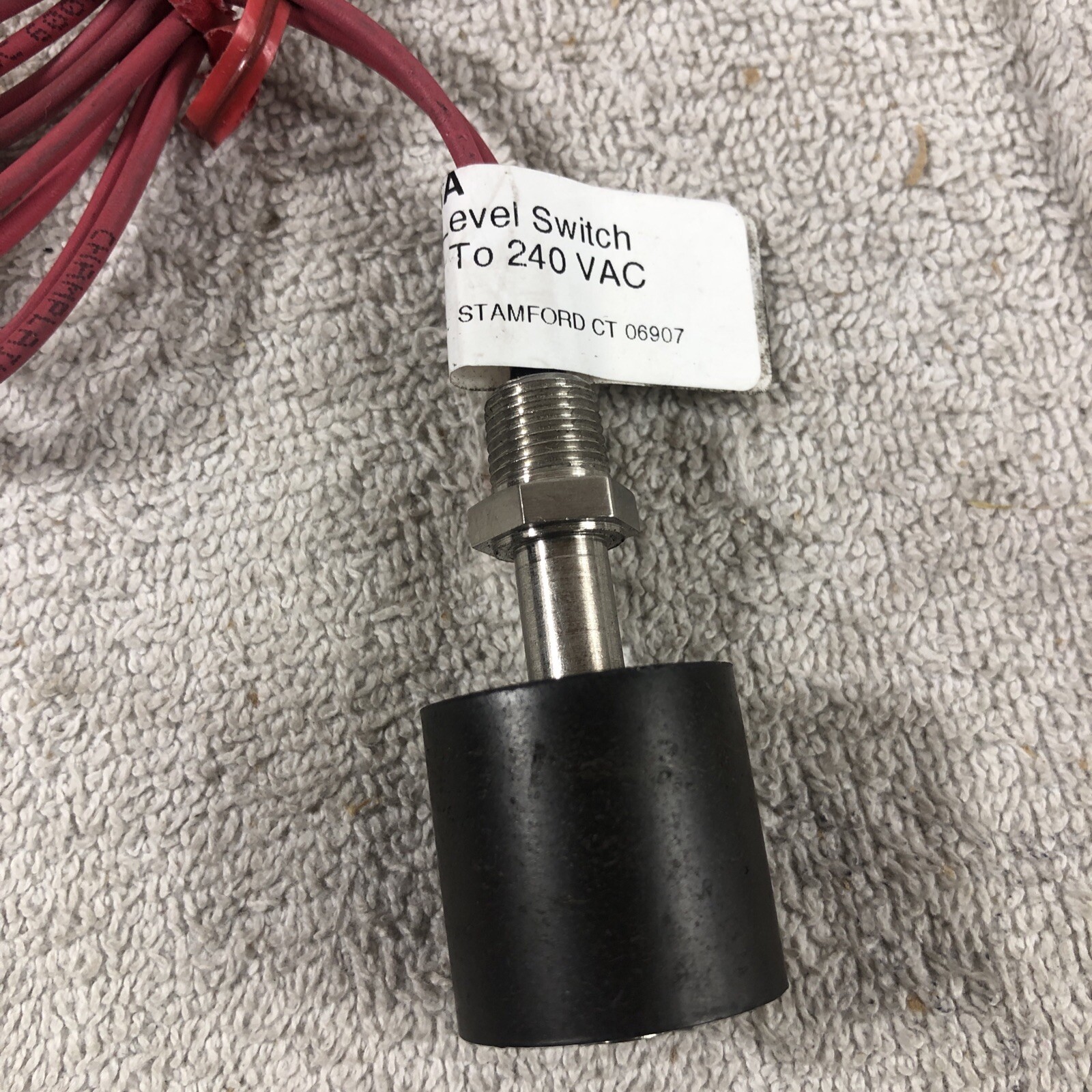 Omega Engineering Vertical Level Switch 50-240 VAC (4509)