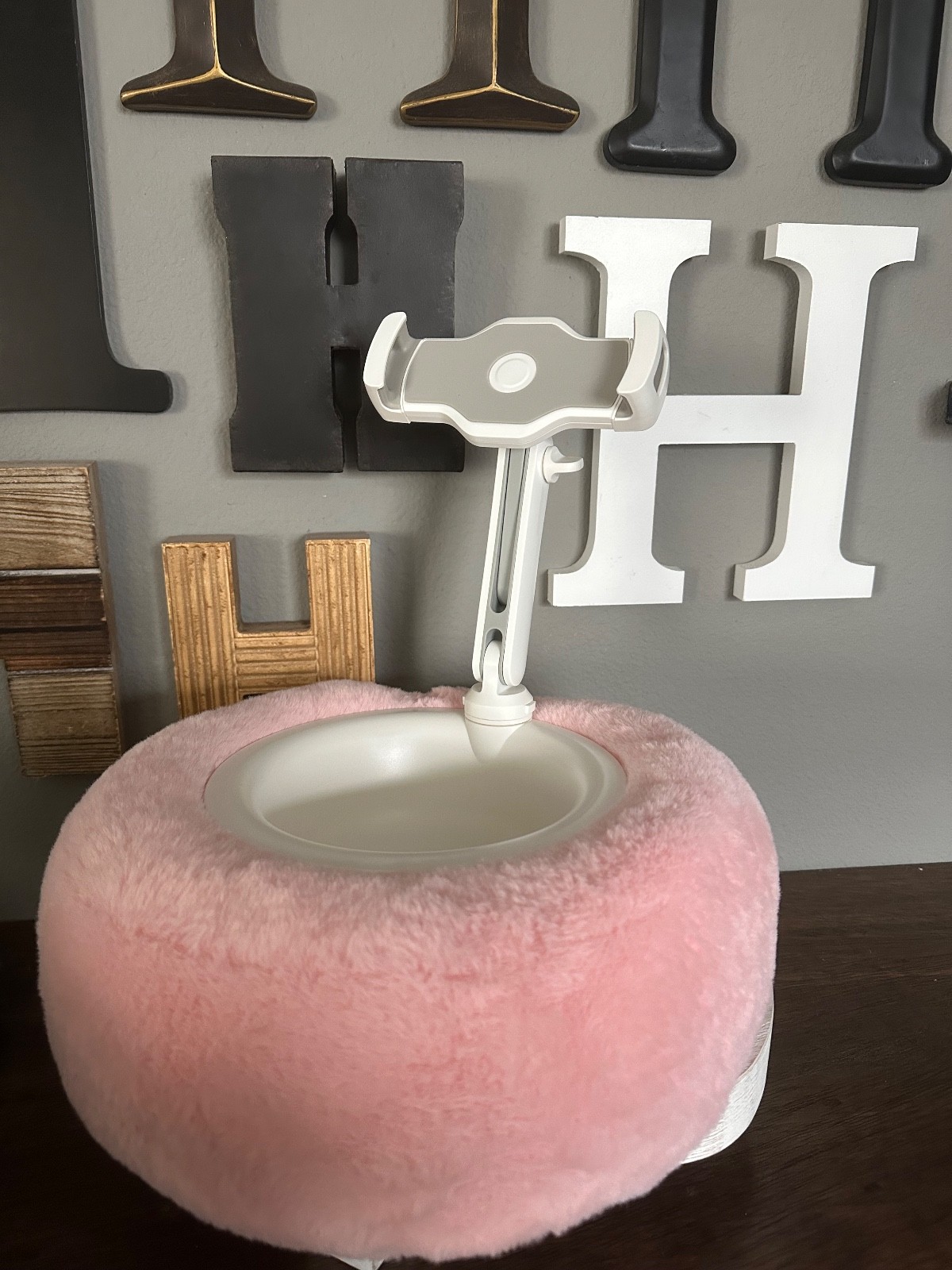BRAND NEW Pink Cozy Kindle Snack Stand - Holds snacks in a bowl!