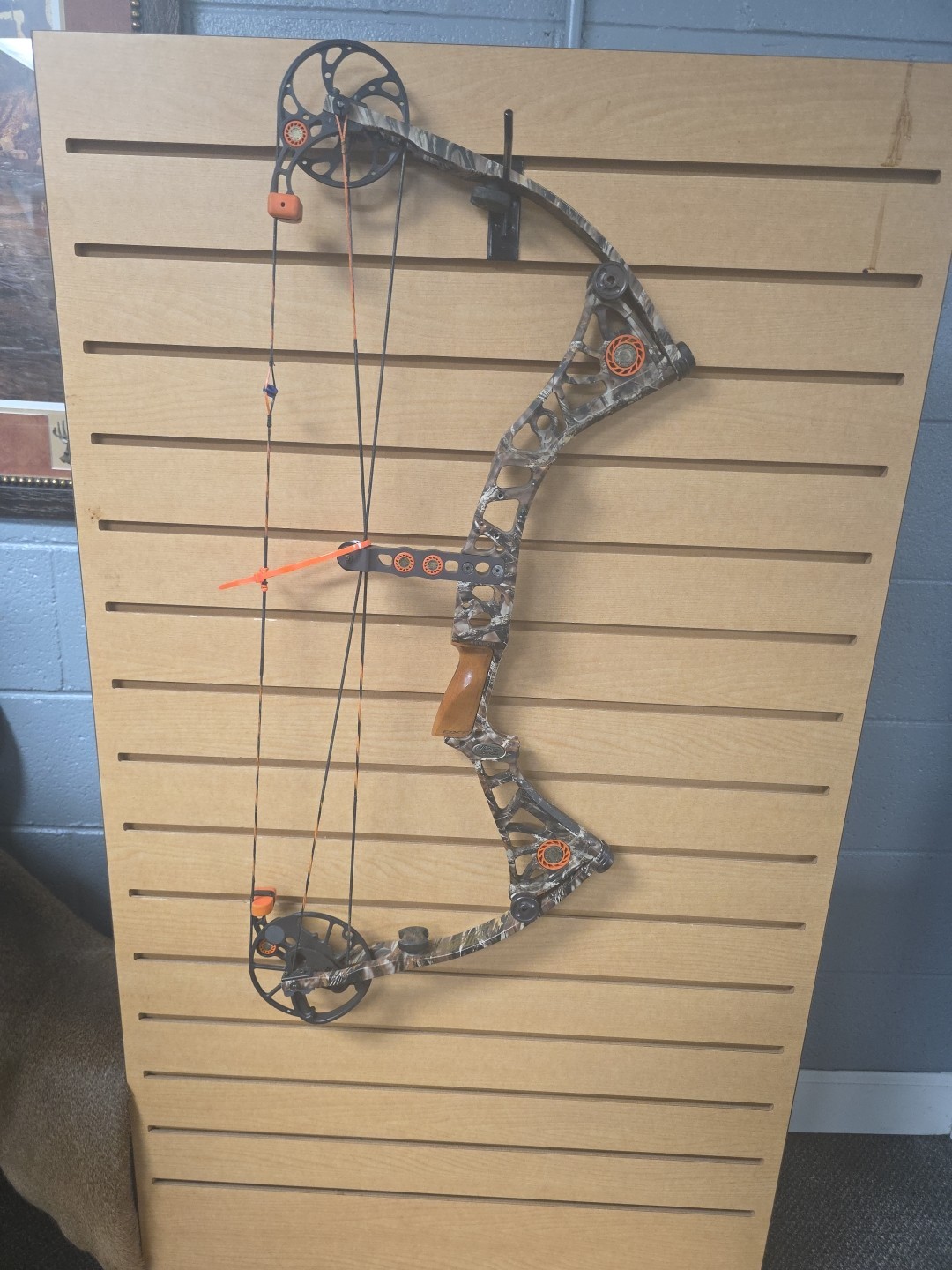 Mathews DXT Compound Bow 50-60 29in Draw Lost Camo
