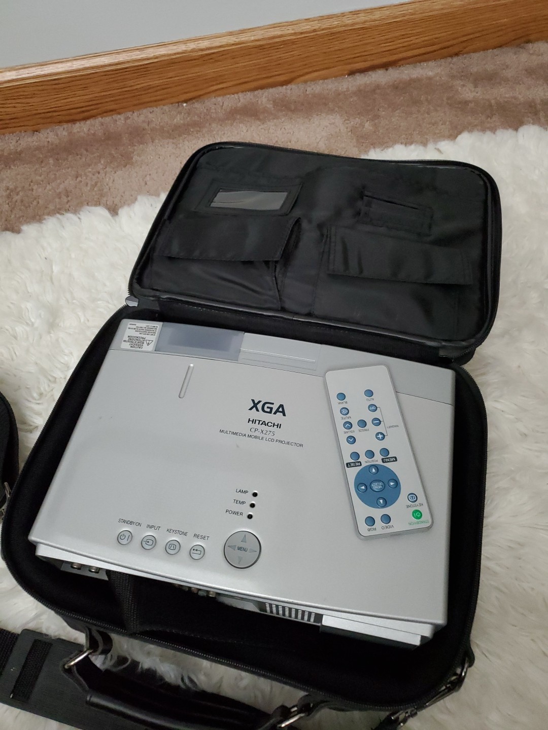 Hitachi XGA CP-X275 Multimedia Mobile LCD Projector Tested