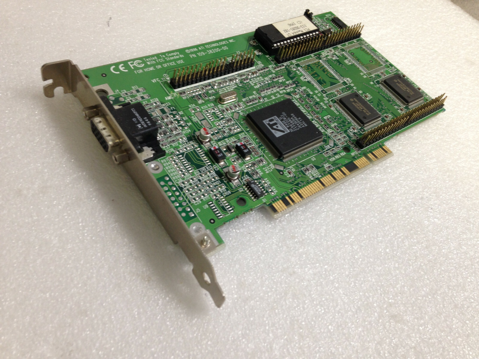 ATI 3D Rage II (109-38200-00, 1023820300) PCI VGA Video Card