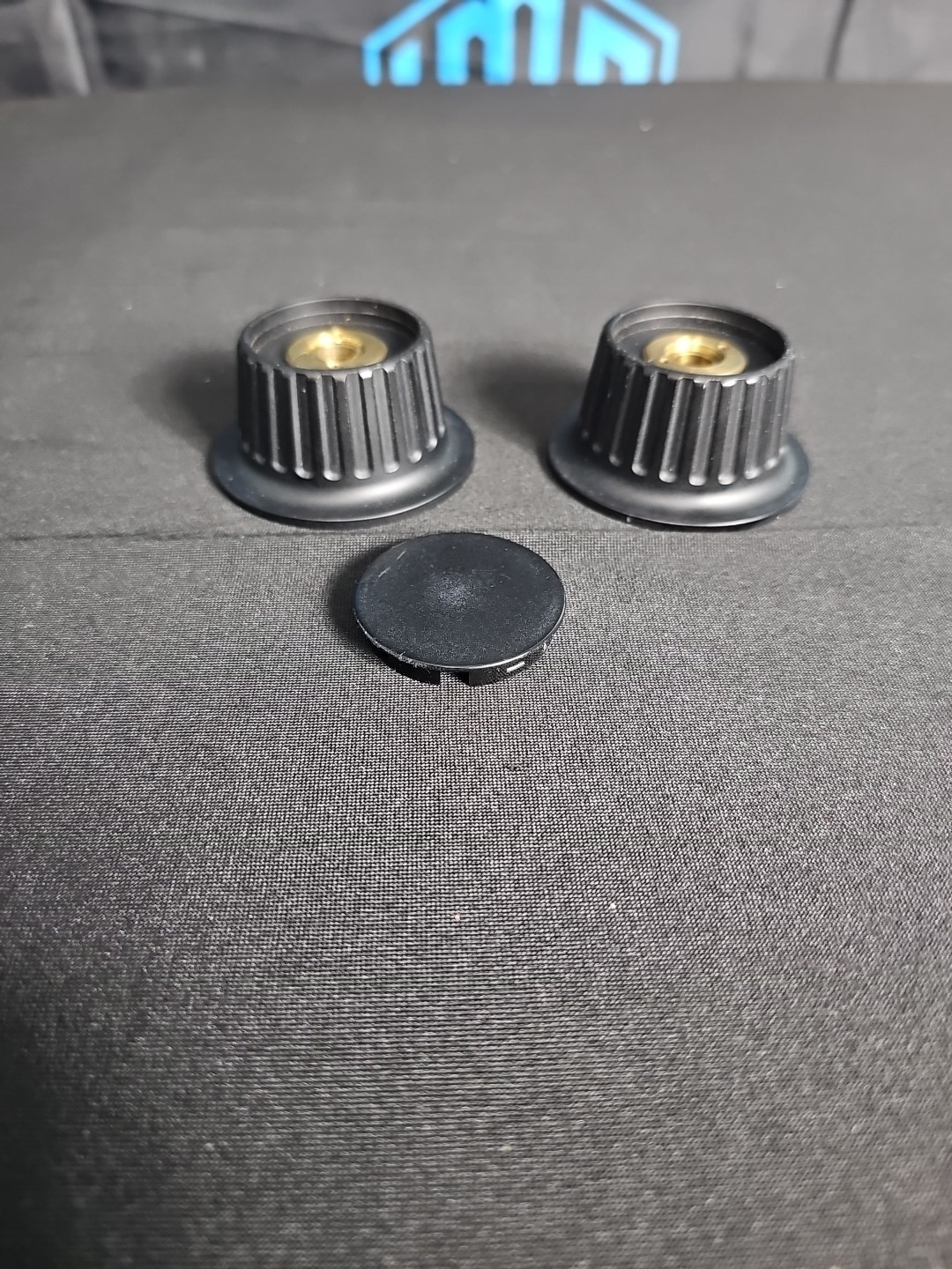 ZEISS Axiovert 100 MICROSCOPE BLACK KNOBS WITH HOLE QUANTITY OF 2