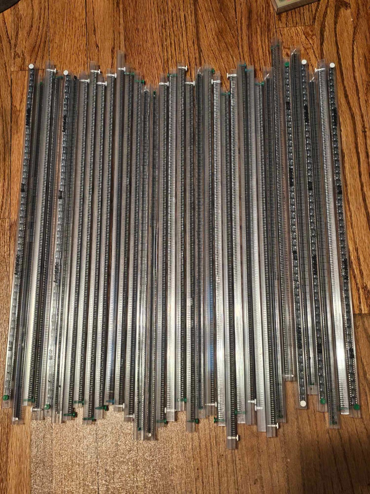 LOT 100x Pieces NOS VINTAGE LXP600ANE CMOS- PDIP8 IC INTEGRATED CIRCUITS