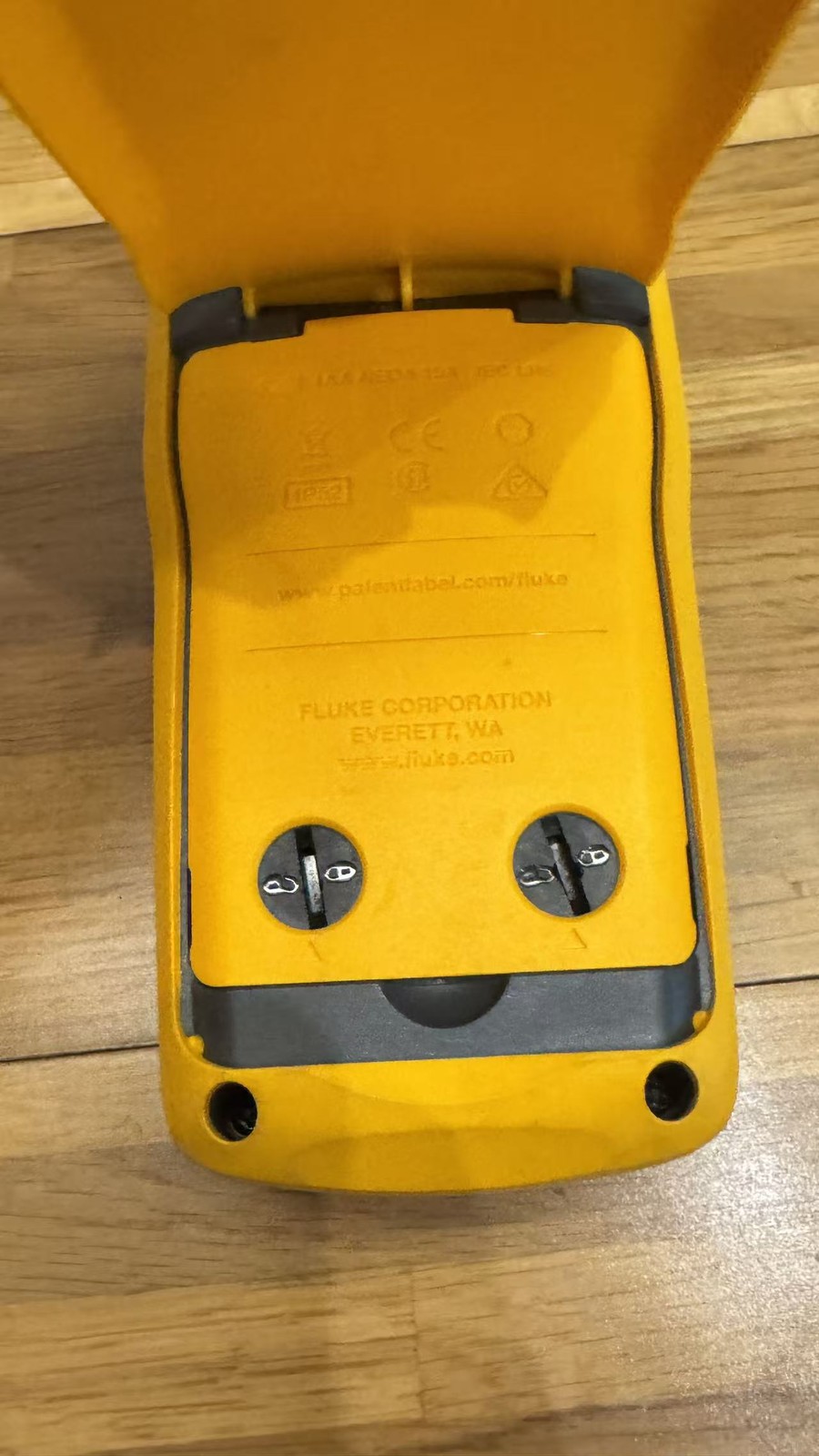 Fluke 714B Thermocouple Calibrator