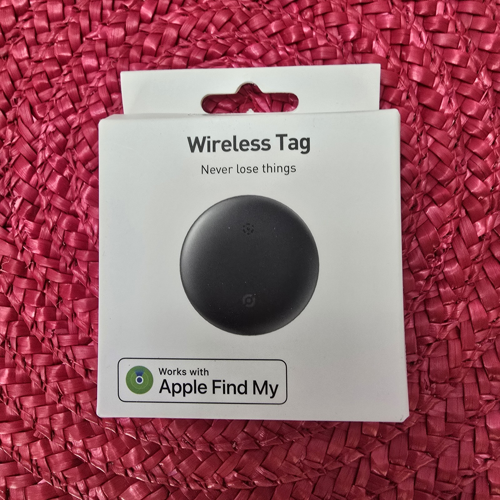 Wireless I Tag.  Keep Track your things. Tracking Device Compare to Apple I tag